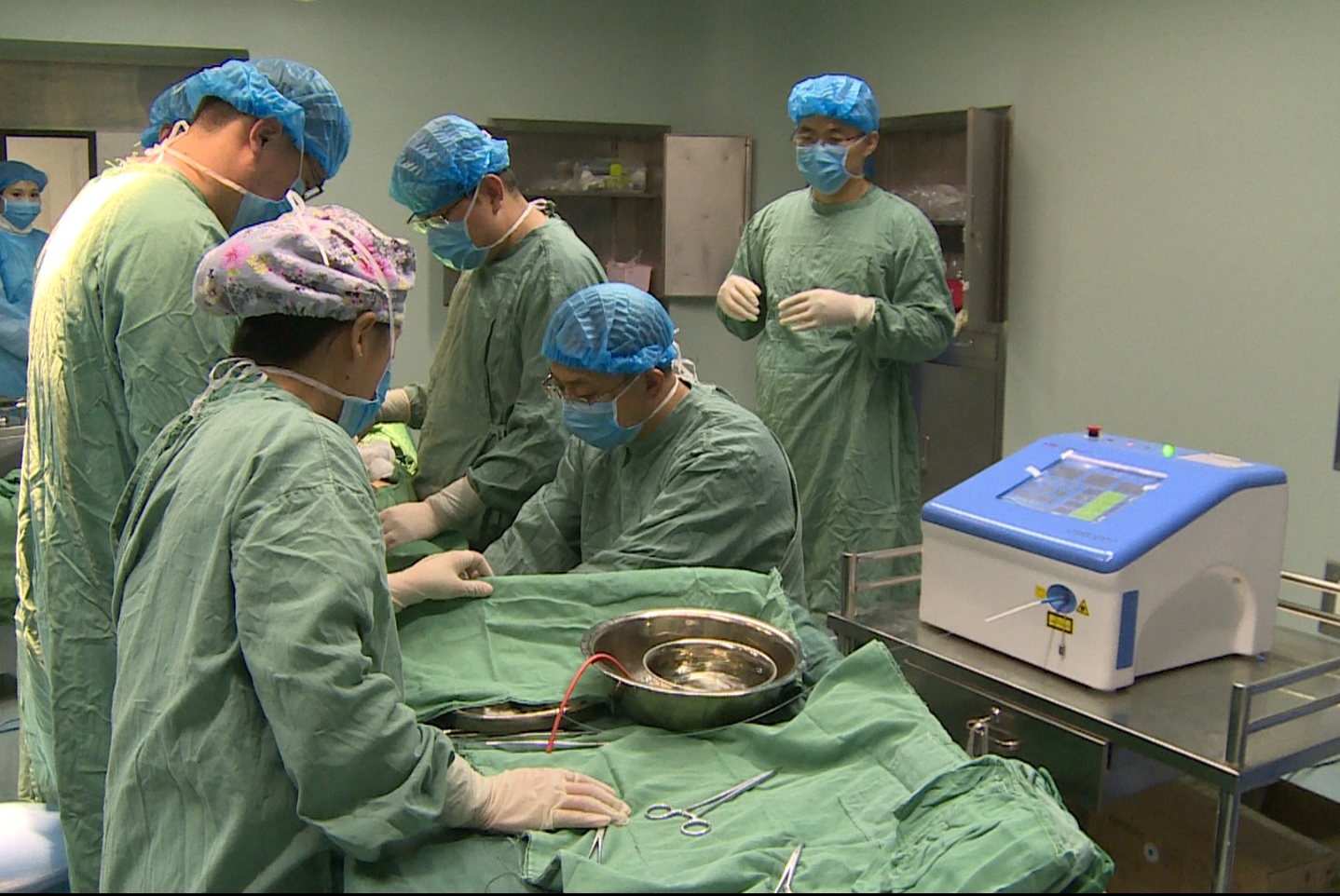 静脉曲张张唐山.jpg 静脉曲张张唐山.jpg