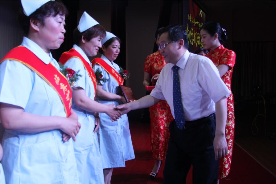 30周年颁奖.jpg
