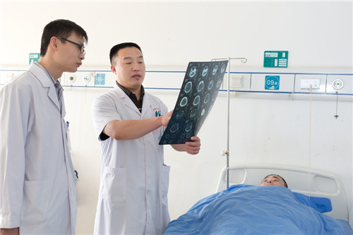 高磊.jpg 高磊.jpg